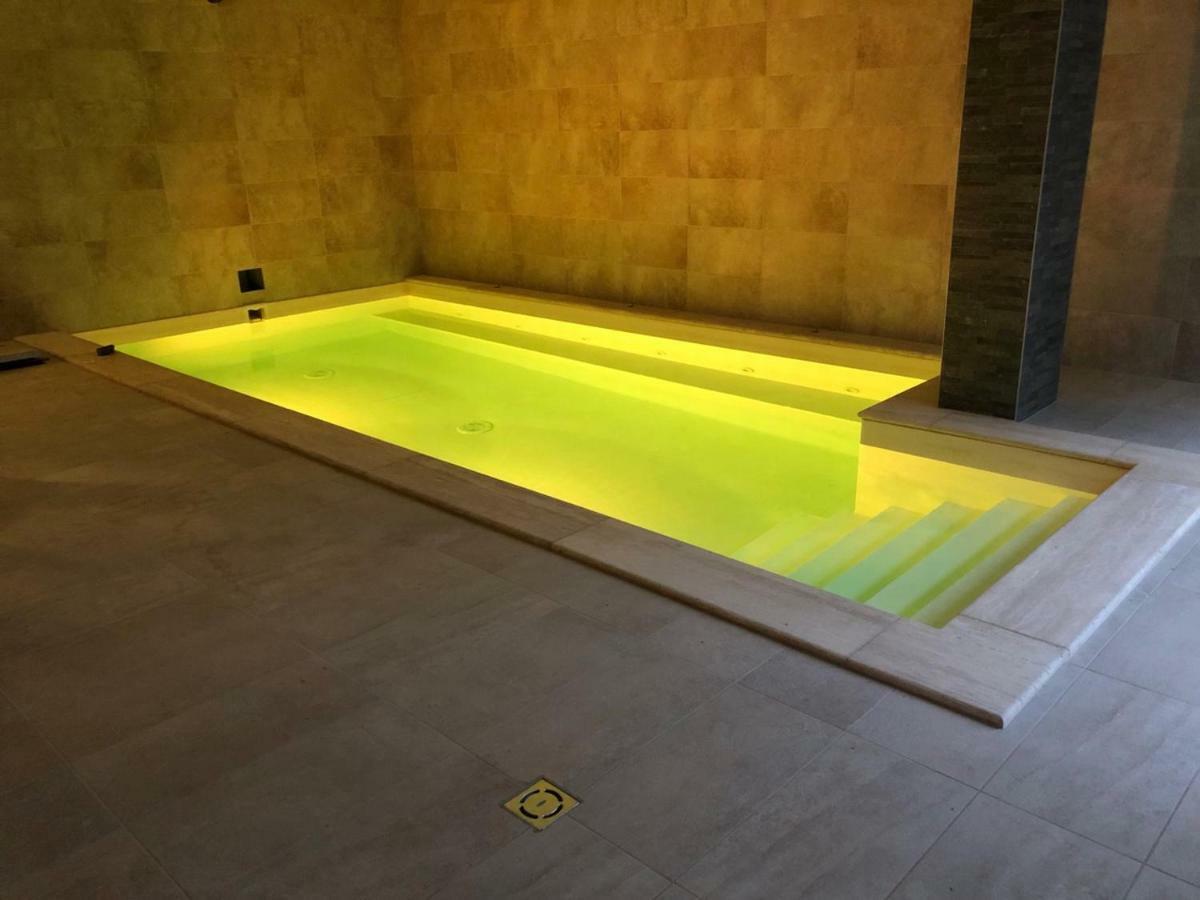 שיופוק Nice Wellness Apartman מראה חיצוני תמונה